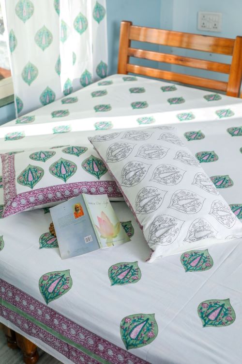 Sootisyahi 'Green & Voilet' Handblock Printed Cotton Bedsheet