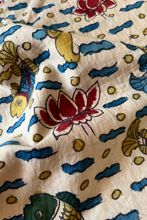 Creative Bee 'fish-lotus' Natural Dye Hand-Painted Kalamkari Cotton Fabric (0.50 meter)