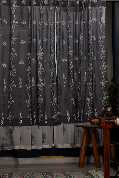 SootiSyahi 'Blooming in Night' Handblock Printed Cotton WindowCurtain