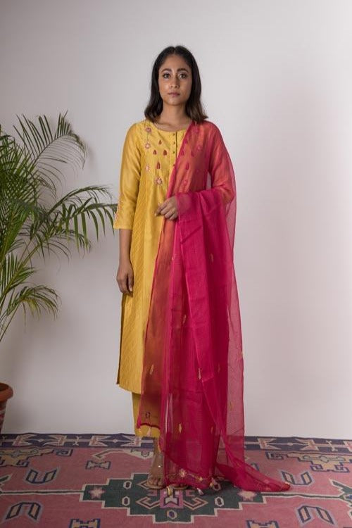 Urmul Champa Embroidered Chanderi Kurta Pant Set For Women Online