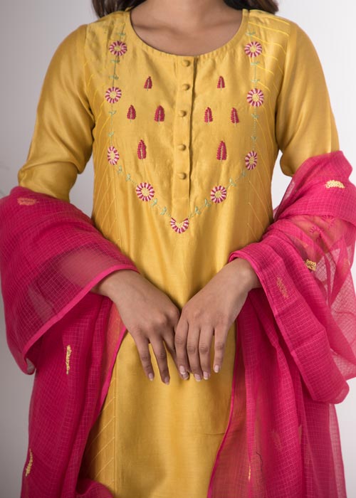 Urmul Champa Embroidered Chanderi Kurta Pant Set For Women Online