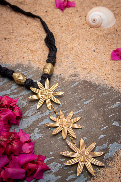Miharu Dhokra Flower Thread Necklace D94