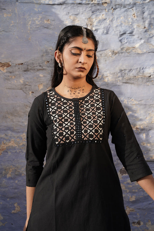 Urmul 'Faiz'  Handloom Kurti set (Kurti,Pant )