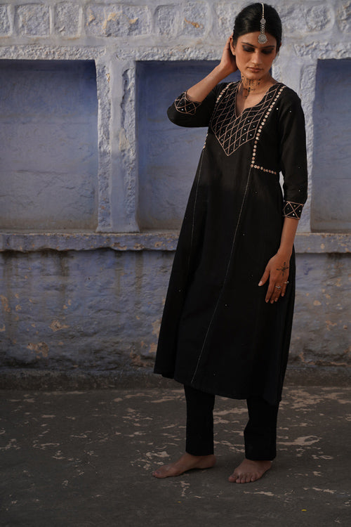 Urmul 'Barkhar'  Handloom Kurti set (Kurti,Pant)