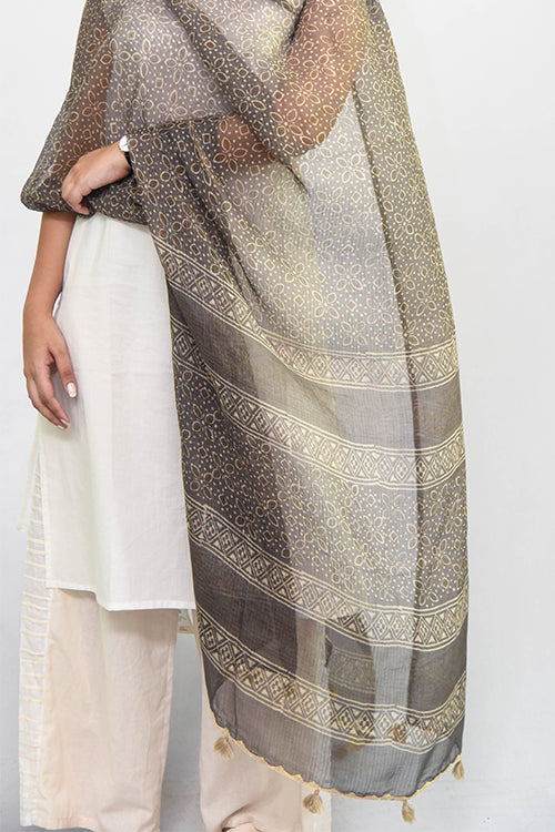 Sadhna 'Chokho'Grey Kotadoriya Applique Work Cotton Dupatta.