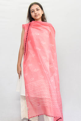 Sadhna 'Aavaili' Pink Kotadoriya Applique Work Cotton Dupatta.