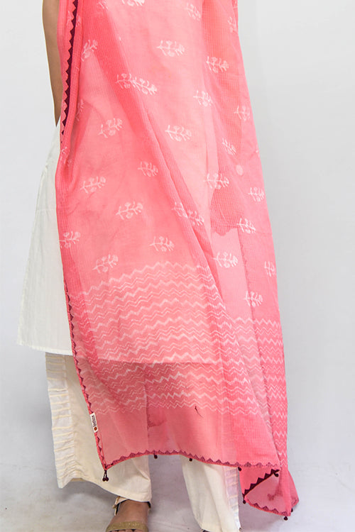 Sadhna 'Aavaili' Pink Kotadoriya Applique Work Cotton Dupatta.