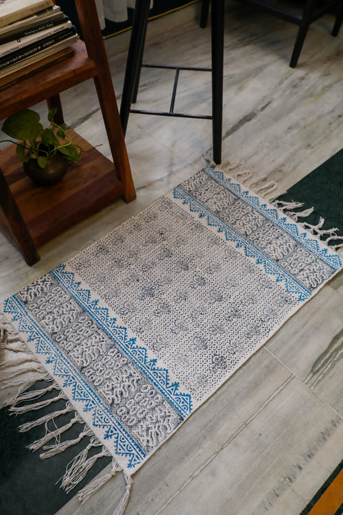 SootiSyahi 'Temple Gray' Handblock Printed Cotton Dhurrie Rug