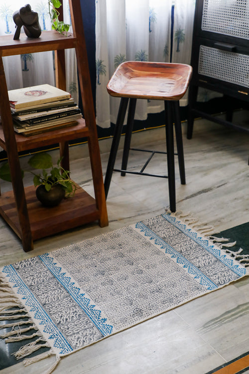 SootiSyahi 'Temple Gray' Handblock Printed Cotton Dhurrie Rug