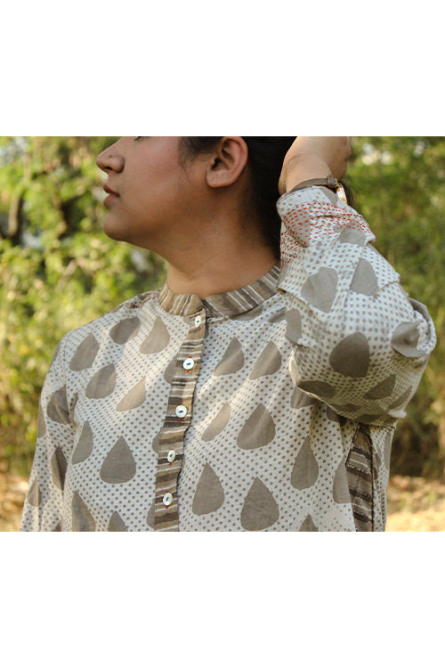 Sadhna 'Biri' Grey Dabu print Collared kurta