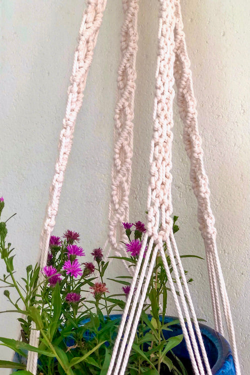 HoM Handcrafted Macrame 'Pearl' Plant Hanger
