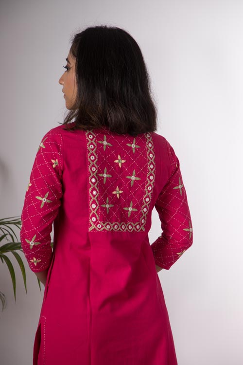 Urmul 'Dholamaru' Hand Embroidered Cotton Kurta Pant Set (2Piece Set)