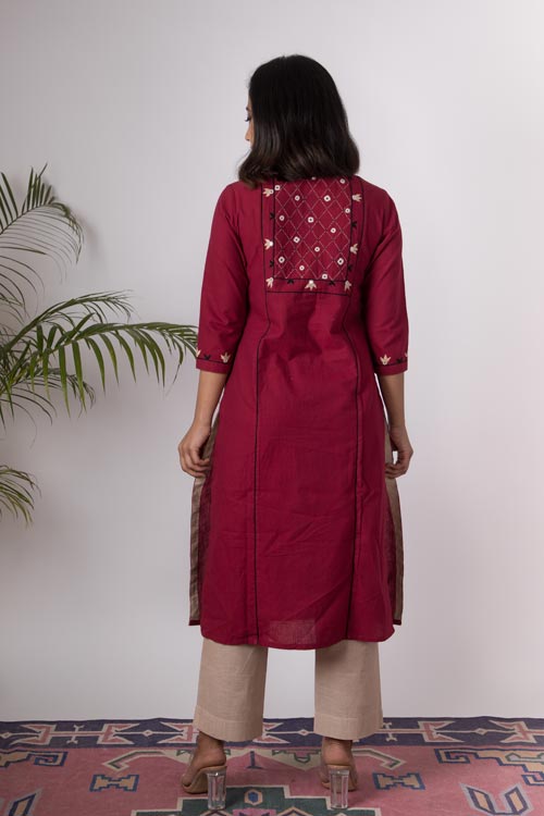 Urmul 'Gadariya' Hand Embroidered Avocado Maroon Cotton Kurta Set (2 Piece Set)