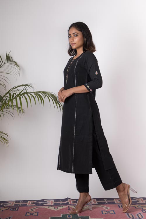 Urmul Banjara Hand Embroidered Cotton Kurta Pant Set For Women Online