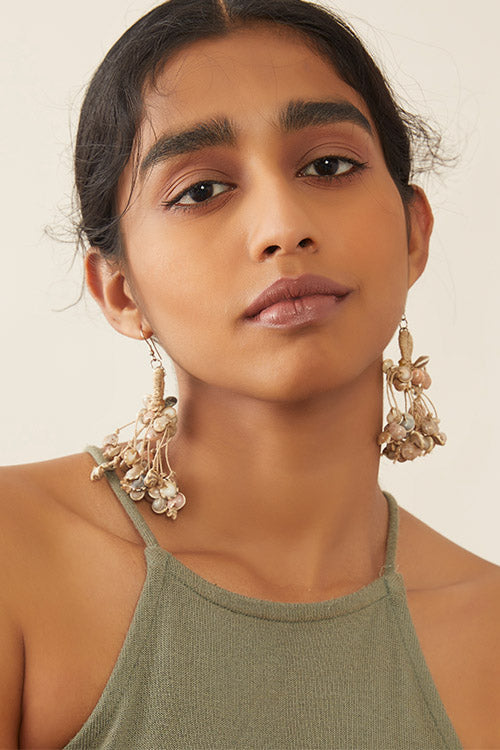 Whe Long Jute Shell Tassel Earring