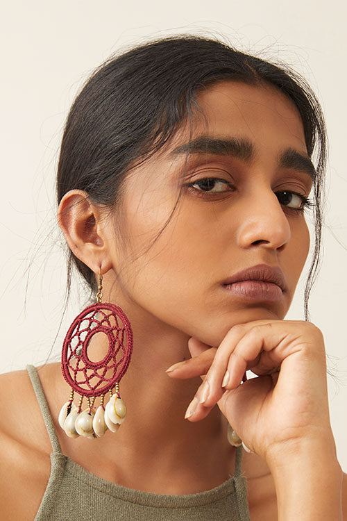 Whe Handcrotcheted Round Maroon Shell Earring