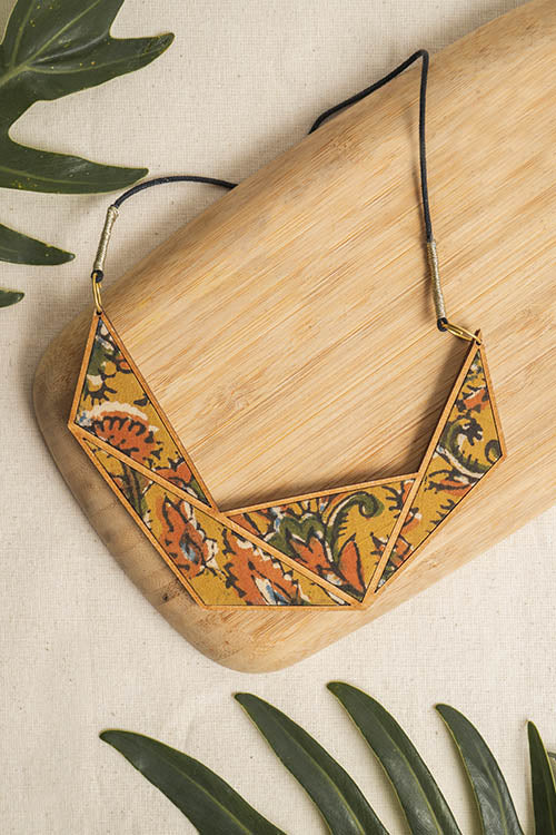 Whebyabira Connecting Triangle Kalamkari Mdf Necklace