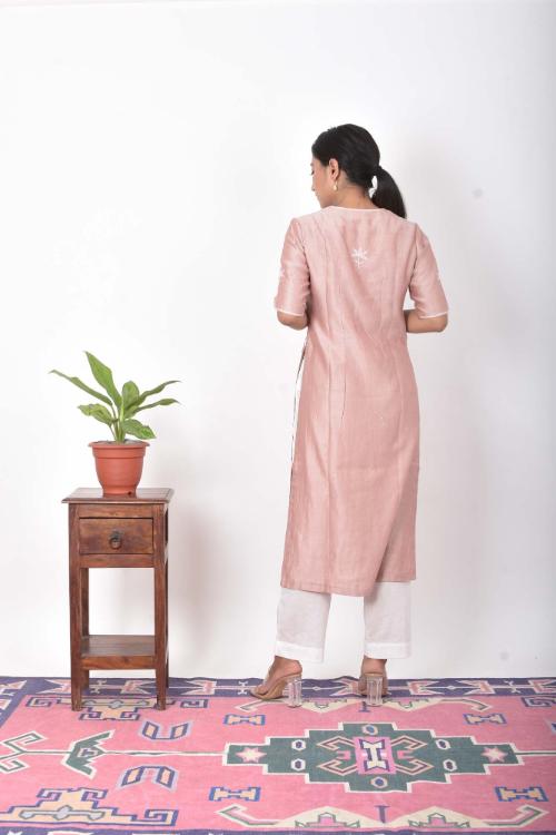 Urmul 'diti' Hand Embroidered soft peach cotton chanderi kurta