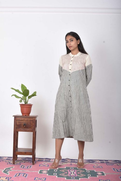 Urmul Cuckoo Grey Embroidered Handloom Cotton Dress For Women Online