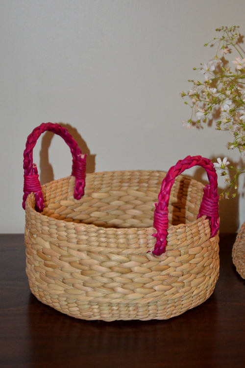 Dharini Kauna Round Basket Small (Natural-Fuchsia)