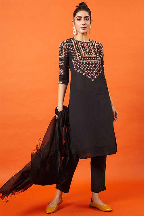 Midnight Glimmer Kutch Embroidered Kurti Pant Set With Dupatta Online