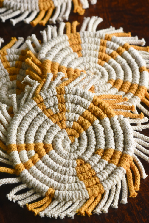 Indian Yards ‘Splash’ Macrame Cotton Set Of 4 Coasters
