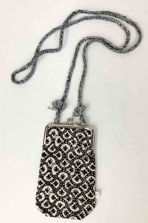 Nimmit Creations NM Leaf Print  Vertical Frame Sling