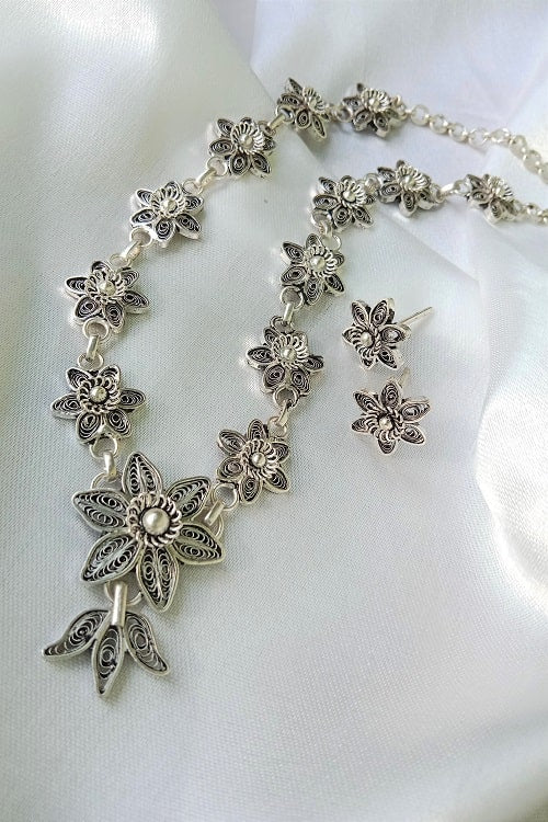 Silver Linings "Periwinkle" Silver Filigree Necklace Set