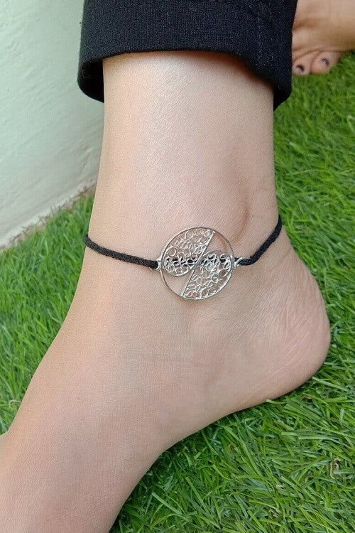 Thread Anklets | Thread Ankle Bracelets - Stylemein.com