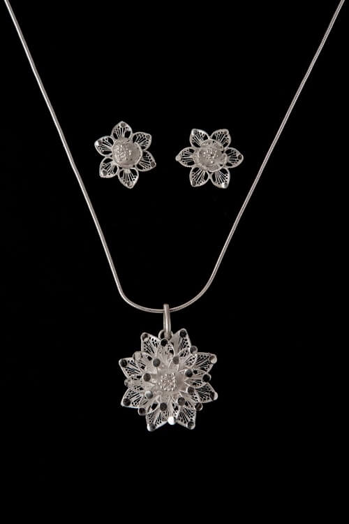 Silver Linings Floral Filigree Handmade Silver Filigree Pendant Set Online