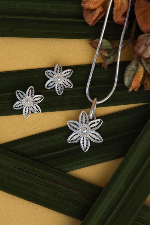 Silver Linings Lily Handmade Silver Filigree Pendant Set Online