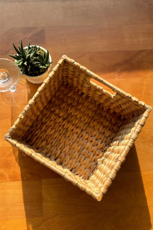 Pine Cone Handcrafted Water Hyacinth Bottle Caddy With Cane Frame