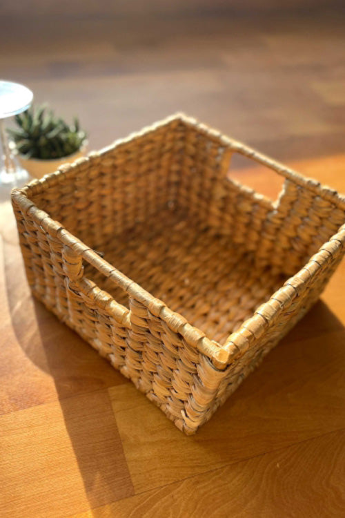 Pine Cone Handcrafted Water Hyacinth Bottle Caddy With Cane Frame