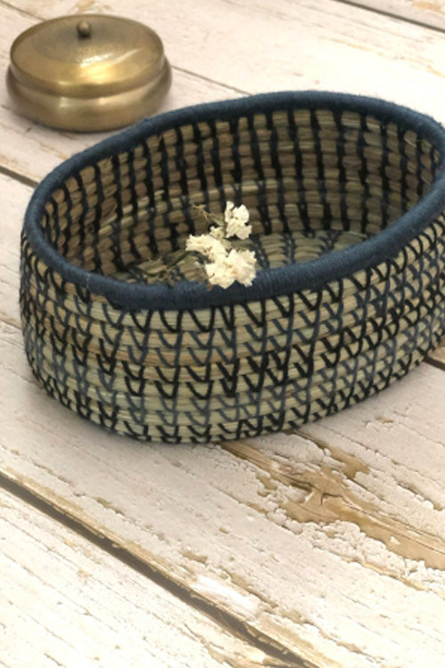 Pine Cone Handcrafted Salt Reed Bread Basket  (Grey)