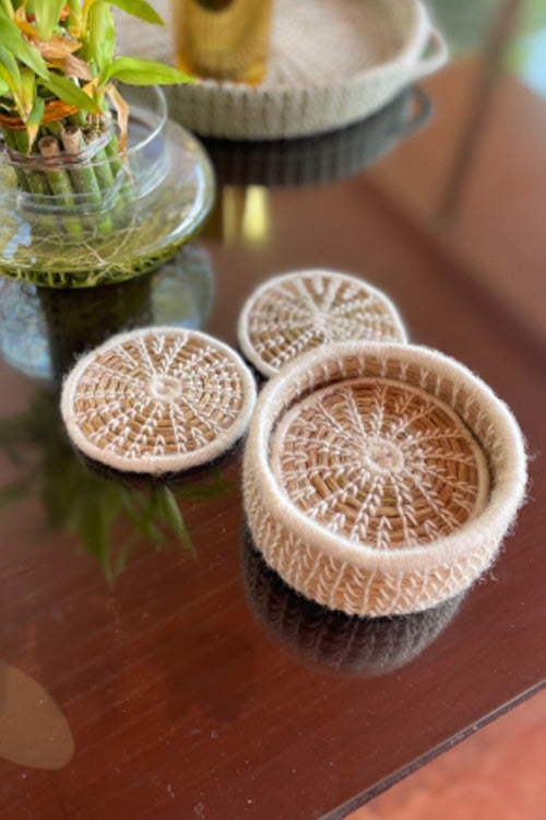 Handcrafted Salt Reed Coaster Set In Offwhite