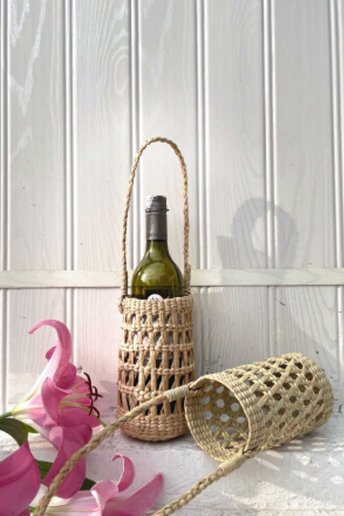 Pine Cone Handcrafted Reed Wine Gift Bag/ Wine Holder