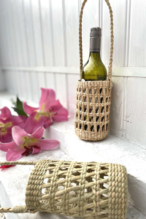 Pine Cone Handcrafted Reed Wine Gift Bag/ Wine Holder