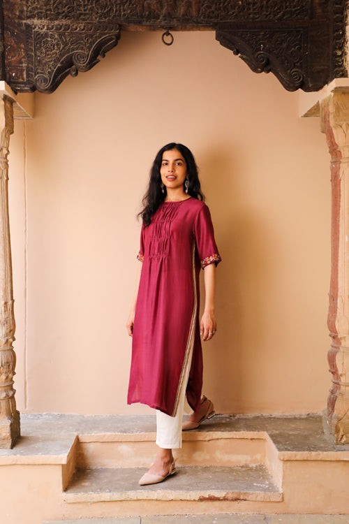 Rangsutra Juhi Maroon Kurta With  Crewel Embroidery