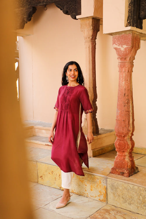 Rangsutra Juhi Maroon Kurta With  Crewel Embroidery