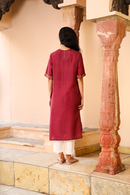Rangsutra Juhi Maroon Kurta With  Crewel Embroidery