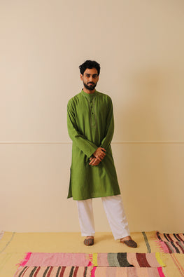 Rangsutra Rohil Green Striped Embroidered Cotton Kurta For Men 