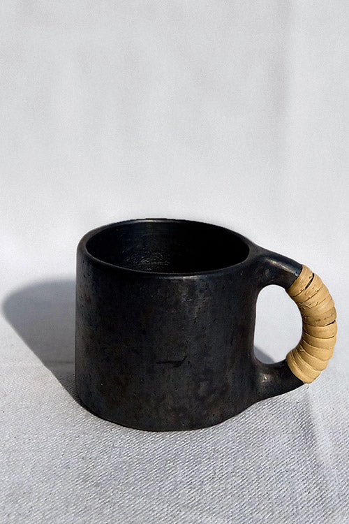 Terracotta by Sachii Longpi Black Pottery Beer Mug Small