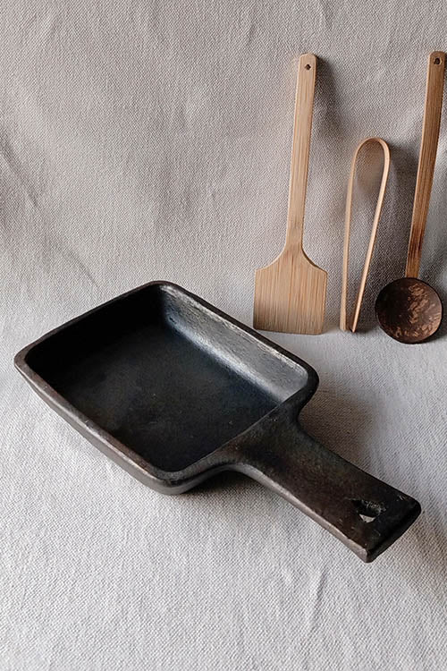 Terracotta by Sachii Longpi Black Pottery Skillet Square
