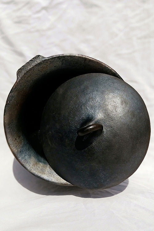 Terracotta by Sachii Longpi Black Pottery Skillet Square