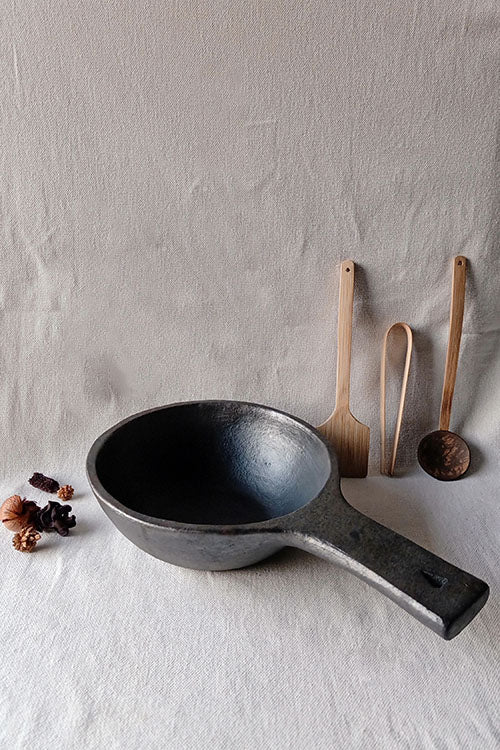 Terracotta by Sachii Longpi Black Pottery Deep Frying Pan