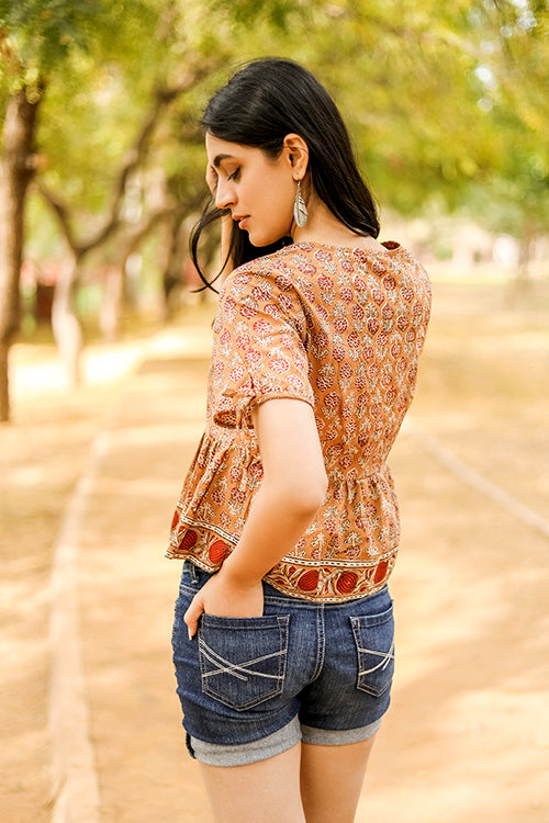 Sootisyahi 'Berry Blush' Bagru Handblock Printed Pure Cotton Crop Top