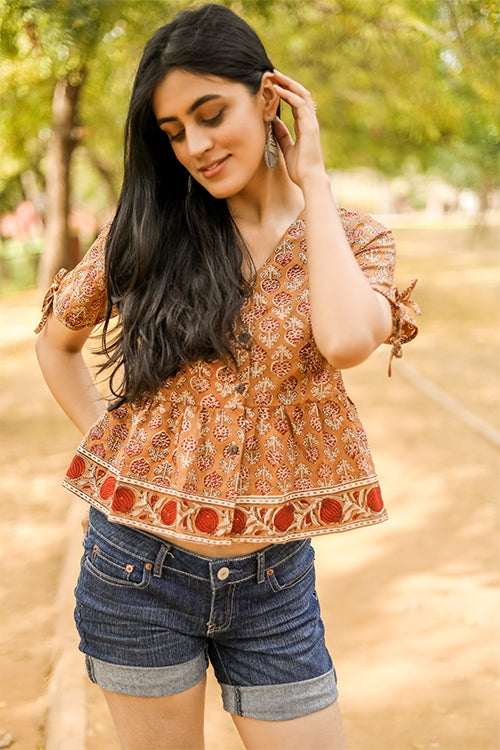 Sootisyahi 'Berry Blush' Bagru Handblock Printed Pure Cotton Crop Top