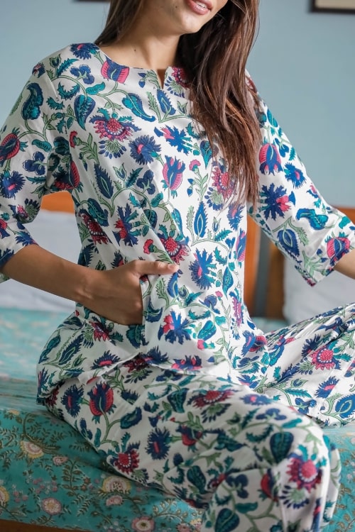 Sootisyahi 'Blue Bouquet' Handblock Printed Cotton Nightsuit