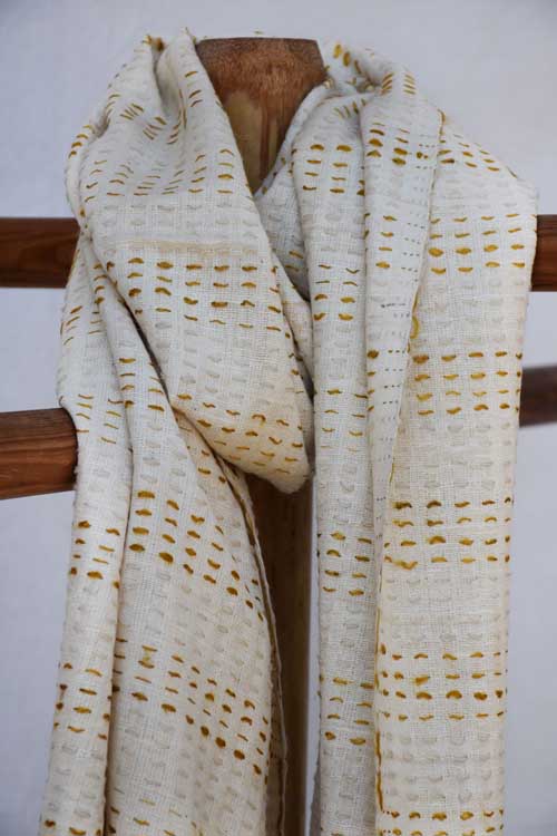 Avani-KumaonPure eri silk stole – Okhaistore