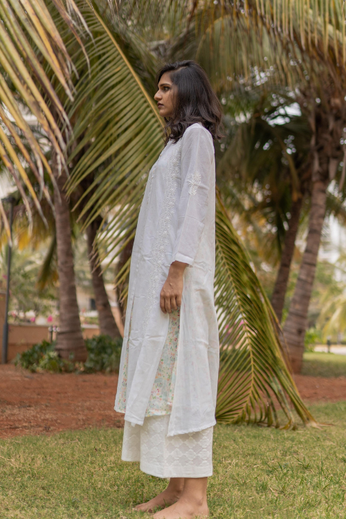 Sufia Hand Embroidered Chikankari Cotton Inner + Jacket | Relove